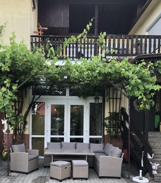 Ferienwohnungen Oedenburgerhof Mörbisch am See Екстериор снимка